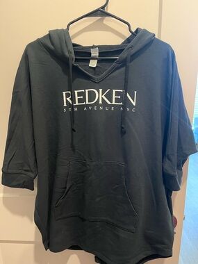 Redken Black Logo Hooded Tunic